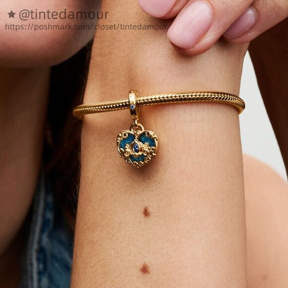 Pandora Disney Cinderella's Carriage & Heart Double Dangle Charm - Picture 2 of 2